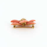 Coral-Diamond-Brooche and 1 Van Cleef & Arpels Ear Clip-On - фото 3