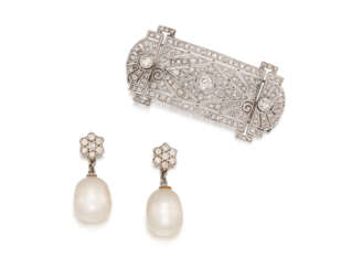 Mixed Lot: Diamond-Brooch and Pearl-Diamond-Ear Pendants