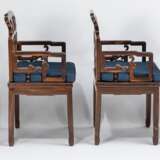 Acht Armlehnstühle aus Holz mit geflochtenen Sitzflächen - фото 6