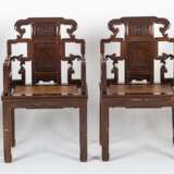 Acht Armlehnstühle aus Holz mit geflochtenen Sitzflächen - photo 16