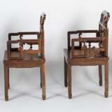 Acht Armlehnstühle aus Holz mit geflochtenen Sitzflächen - фото 20