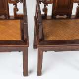 Acht Armlehnstühle aus Holz mit geflochtenen Sitzflächen - фото 24