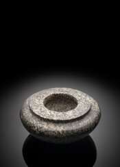 Gefäß aus porphyrischem Stein, vermutlich ein Mörser