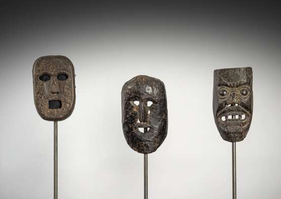 Drei Holzmasken, u.a. Schamane, Khroda - photo 1