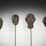 Vier Holzmasken, u.a. Kukpa und Mann mit Kropf - фото 1