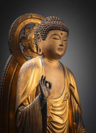 Feine Figur des Buddha Amida aus Holz mit goldfarbener und schwarzer Lackfassung - photo 2