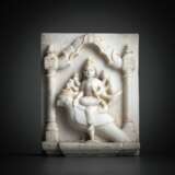 Paneel aus Alabaster mit Darstellung des Kartikeya - photo 1