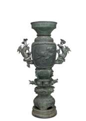 Monumentale Bronze-Vase