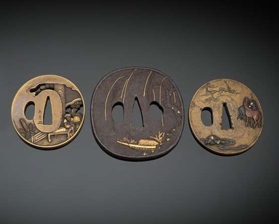 Vier Tsuba, u.a. Pferde, gelehrter Reiher, u.a. Sentoku - photo 1