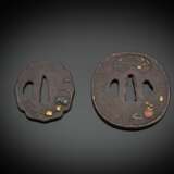 Zwei Tsuba aus Eisen - photo 1