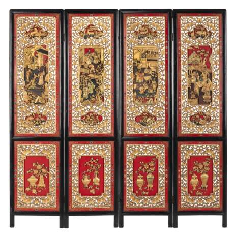 Vierteiliger Stellschirm mit teilweise vergoldetem Reliefdekor von Szenen aus dem 'Sanguo Yanyi', Geschichte der drei Reiche - фото 1