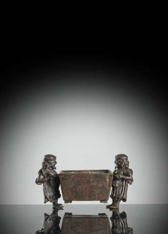 Weihrauchbrenner aus Bronze mit Griffen in Form von Ausländern - фото 1