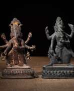 Produktkatalog. Zwei Bronzen des stehenden Ganesha