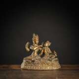 Vergoldete Figurengruppe aus Kupfer mit Darstellung der Umamaheshvara - Foto 1
