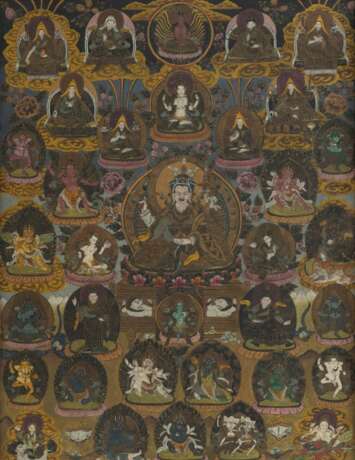 Thangka mit zentraler Darstellung des Padmasambhava - photo 1