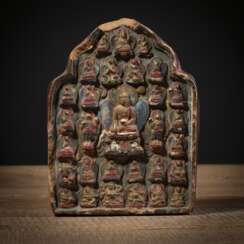 Polychrom bemaltes Tsa-Tsa mit Darstellungen des Buddha und diverser Bodhisattva