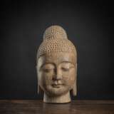 Kopf des Buddha aus Stein - photo 1