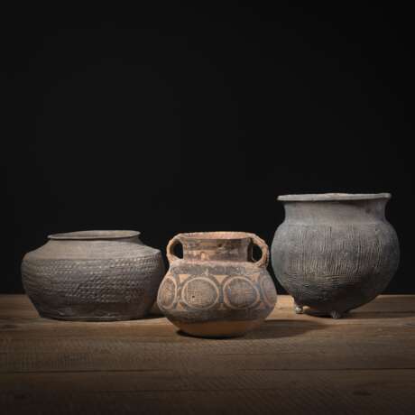 Drei neolithische Keramikgefäße - Foto 1
