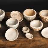 Sechs Deckeldosen aus Keramik mit abstraktem Dekor - Foto 2