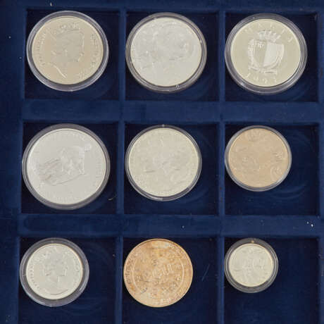ECU Sammlung mit 33 Münzen in Samtschatulle, - фото 4