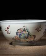Aperçu. Porzellanschale mit 'Wucai'-Dekor mythlogischer Kreaturen und Romanfiguren