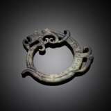 Ringförmige Jadeschnitzerei eines Drachen 'Long' - photo 2