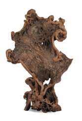 Große Skulptur aus Wurzelholz
