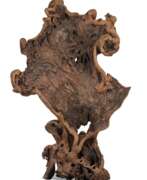 Product catalog. Große Skulptur aus Wurzelholz