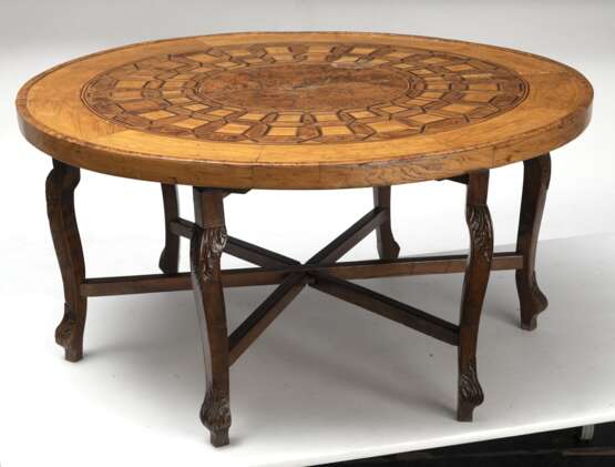 Großer Tisch aus Holz mit Marketerie-Dekor - photo 3