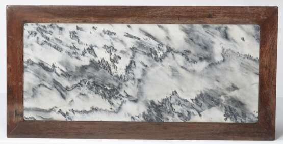 Tisch mit eingelegter Marmorplatte und floral geschnitzter Zarge - photo 5