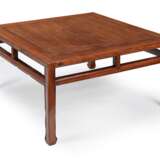 Flacher quadratischer Tisch - Foto 2
