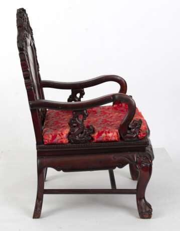 Möbelgarnitur bestehend aus 4 Stühlen, einem Tisch und einer Bank mit eingelegten Steinplatten und Polstern mit Seidenbezug - фото 9