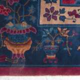 Großer Teppich mit Antiquitäten- und Floraldekor auf puce-farbenem Grund - photo 7