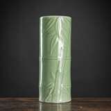 Zylindrische Seladonvase mit Bambusdekor - фото 1