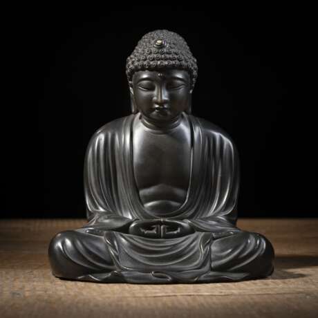 Patinierte Bronze des Buddha Amida - фото 1