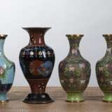 Sieben Cloisonné- und Champlevé-Vasen mit u.a. Blumendekor - photo 6