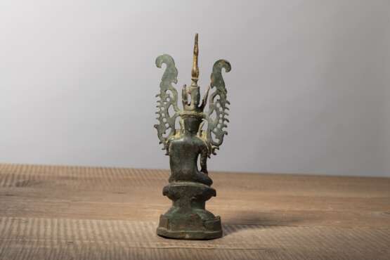 Kleine Bronze des sitzenden Buddha Paree - photo 2