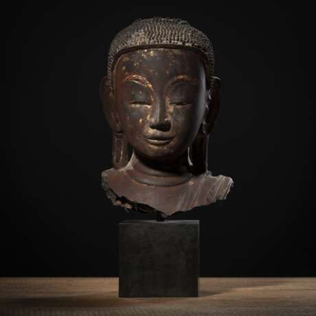 Kopf des Buddha aus Trockenlack mit Resten von Vergoldung - фото 1