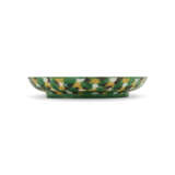 A LARGE INCISED ‘EGG AND SPINACH’ ‘DRAGON’ DISH - Foto 2