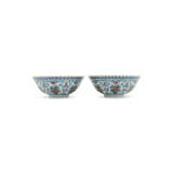 A PAIR OF DOUCAI ‘FLORAL’ BOWLS - фото 1