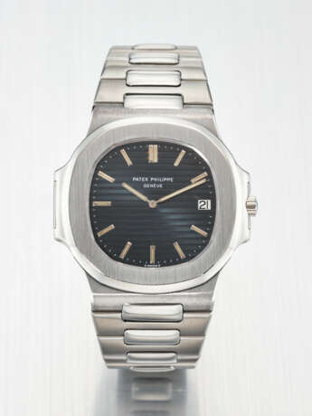 PATEK PHILIPPE. A VERY RARE AND EARLY STAINLESS STEEL AUTOMATIC WRISTWATCH WITH DATE AND BRACELET - photo 1