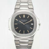 PATEK PHILIPPE. A VERY RARE AND EARLY STAINLESS STEEL AUTOMATIC WRISTWATCH WITH DATE AND BRACELET - photo 1