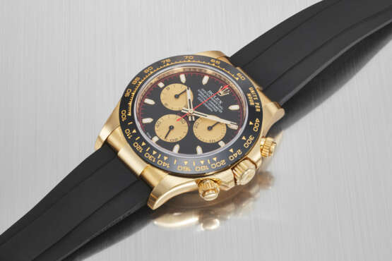 ROLEX. A RARE AND SPORTY 18K GOLD AUTOMATIC CHRONOGRAPH WRISTWATCH - Foto 3