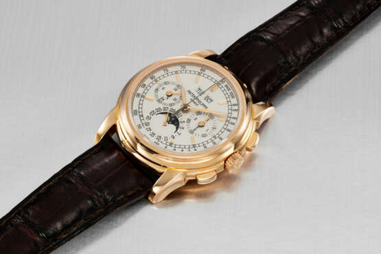 PATEK PHILIPPE. A VERY RARE AND COVETED 18K PINK GOLD PERPETUAL CALENDAR CHRONOGRAPH WRISTWATCH WITH MOON PHASES, 24 HOUR AND LEAP YEAR INDICATION - фото 3