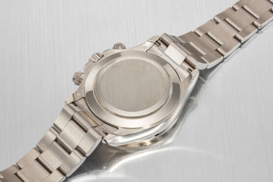ROLEX. AN ATTRACTIVE AND SPORTY 18K WHITE GOLD AUTOMATIC CHRONOGRAPH WRISTWATCH WITH BRACELET - фото 4