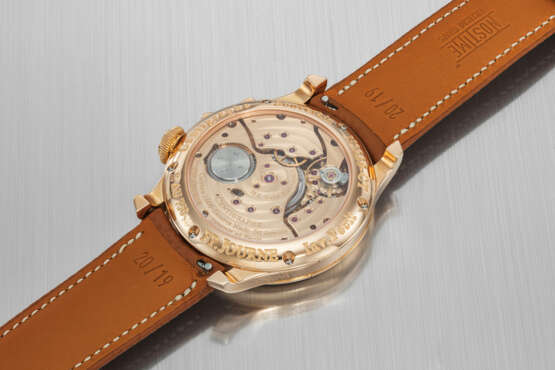 F.P. JOURNE. AN ATTRACTIVE 18K PINK GOLD ERGONOMIC CHRONOGRAPH WRISTWATCH WITH 100TH OF A SECOND, 20TH SECONDS AND 10 MINUTE REGISTERS - фото 4
