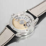 AUDEMARS PIGUET. AN ATTRACTIVE 18K WHITE GOLD AUTOMATIC WRISTWATCH WITH SWEEP CENTRE SECONDS AND DATE - photo 4