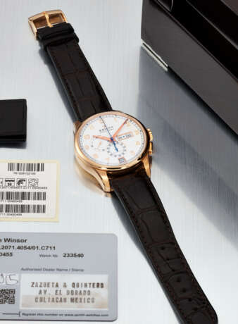ZENITH. AN ATTRACTIVE 18K PINK GOLD AUTOMATIC ANNUAL CALENDAR CHRONOGRAPH WRISTWATCH - Foto 2