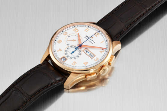 ZENITH. AN ATTRACTIVE 18K PINK GOLD AUTOMATIC ANNUAL CALENDAR CHRONOGRAPH WRISTWATCH - Foto 3