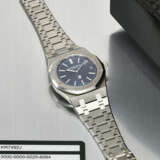AUDEMARS PIGUET. AN ATTRACTIVE STAINLESS STEEL AUTOMATIC WRISTWATCH WITH DATE AND BRACELET - Foto 2